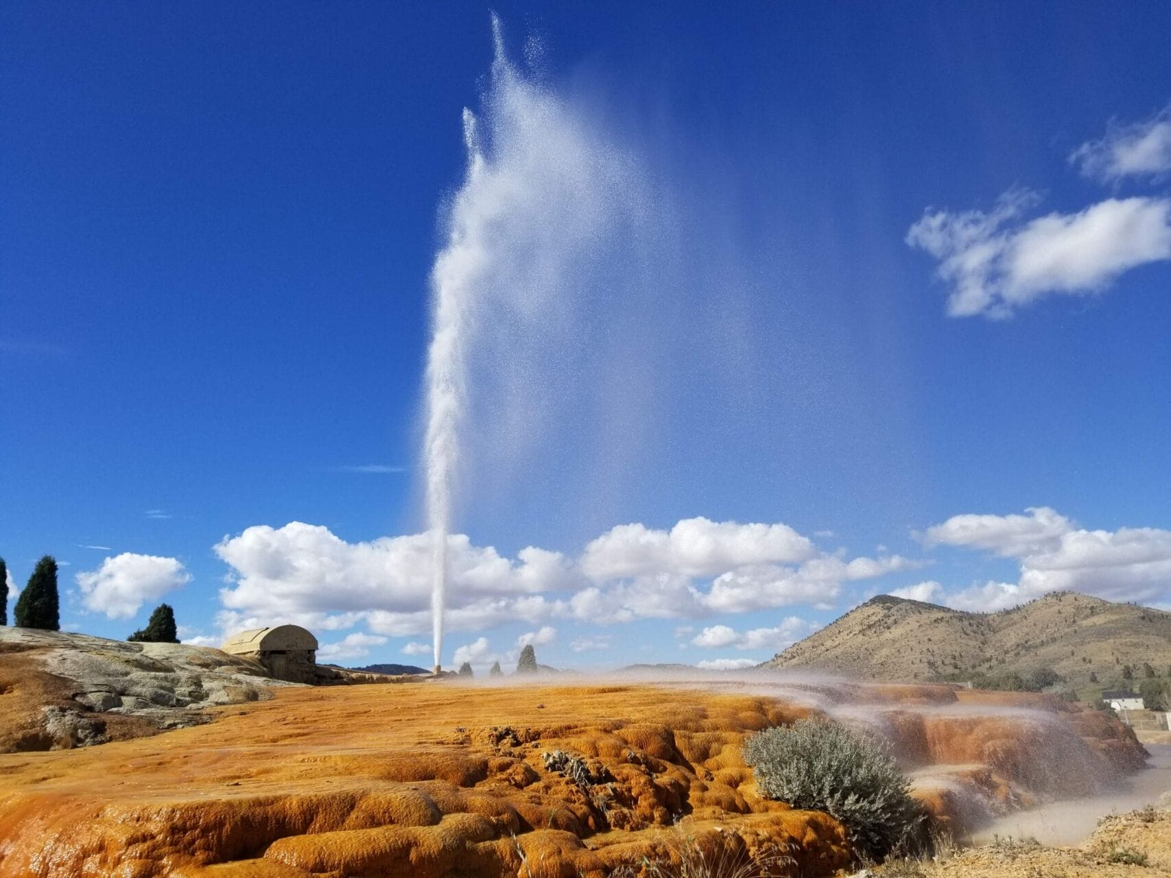 Review Geyser Park, Lava Hot Springs, and Niter Ice Cave