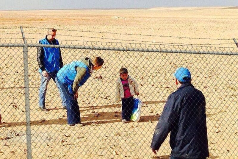 Child being set free to roam cage-free at US border